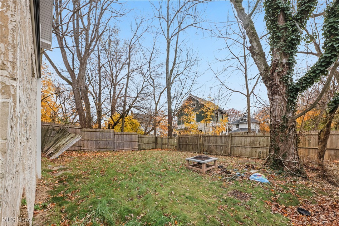 286 Alhambra Way Akron OH 44302