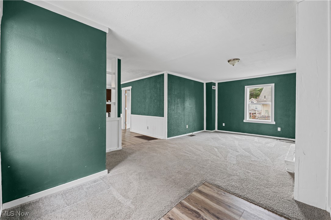 286 Alhambra Way Akron OH 44302