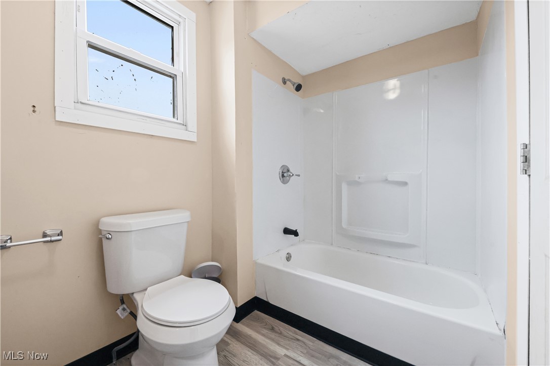 286 Alhambra Way Akron OH 44302