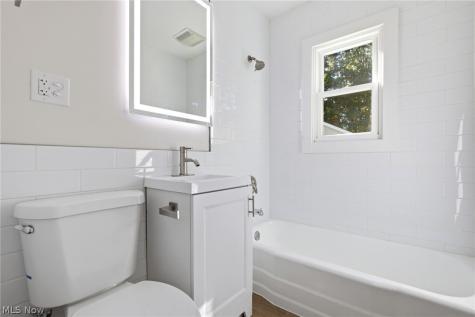 4276 Grove Avenue Willoughby OH 44094