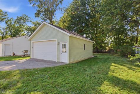 4276 Grove Avenue Willoughby OH 44094