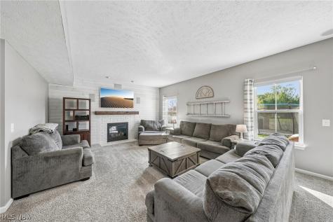 229 Brixton Way Wadsworth OH 44281