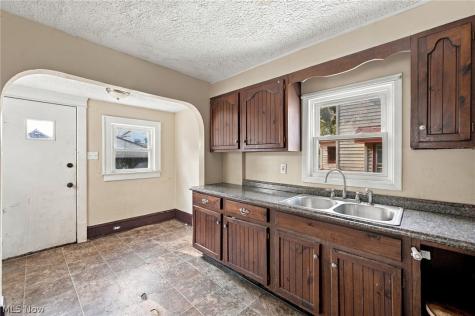 1268 Kansas Avenue Akron OH 44314