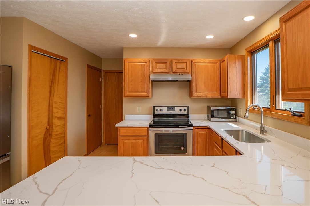2662 Captens Street NE Canton OH 44721