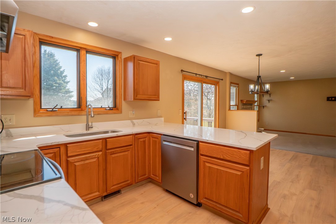 2662 Captens Street NE Canton OH 44721