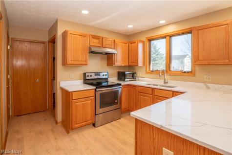 2662 Captens Street NE Canton OH 44721