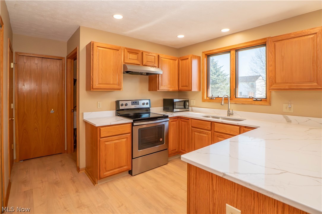 2662 Captens Street NE Canton OH 44721