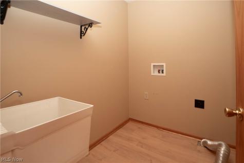 2662 Captens Street NE Canton OH 44721
