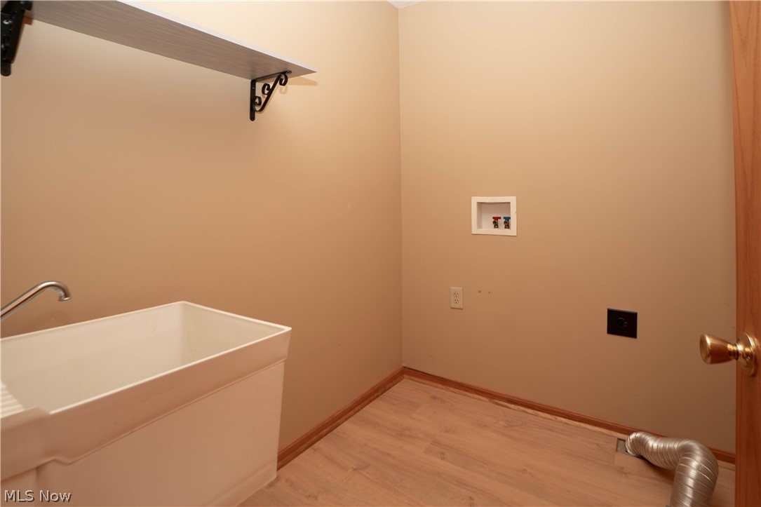 2662 Captens Street NE Canton OH 44721
