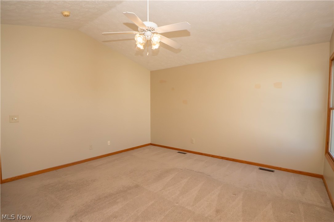 2662 Captens Street NE Canton OH 44721
