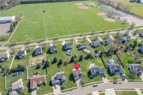 2662 Captens Street NE Canton OH 44721