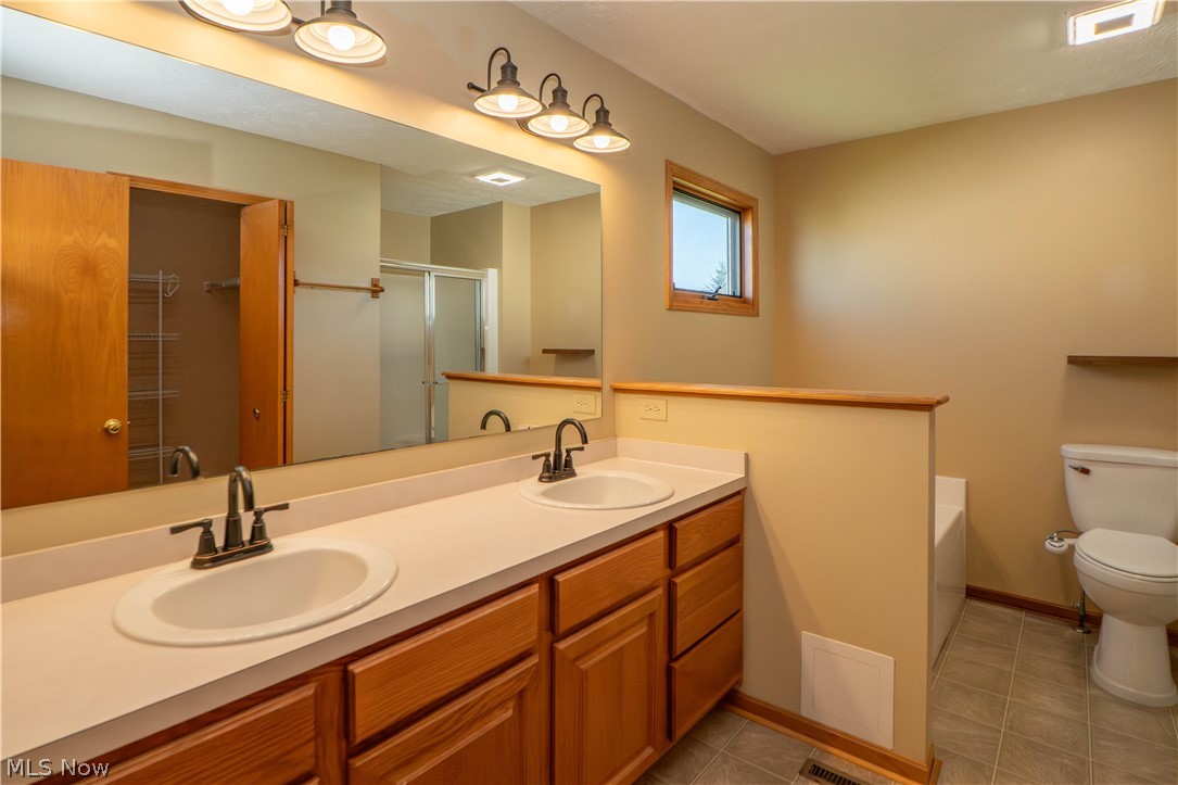 2662 Captens Street NE Canton OH 44721