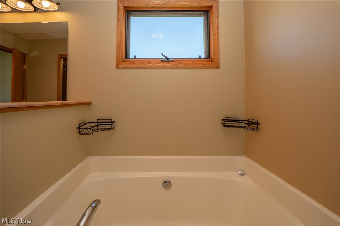 2662 Captens Street NE Canton OH 44721