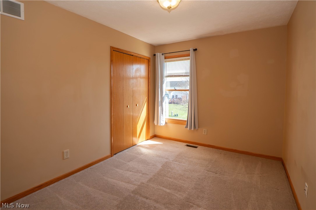 2662 Captens Street NE Canton OH 44721