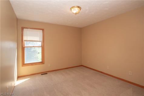 2662 Captens Street NE Canton OH 44721