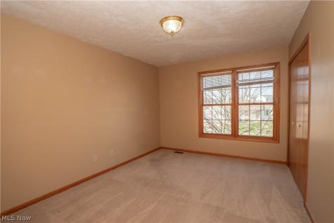 2662 Captens Street NE Canton OH 44721