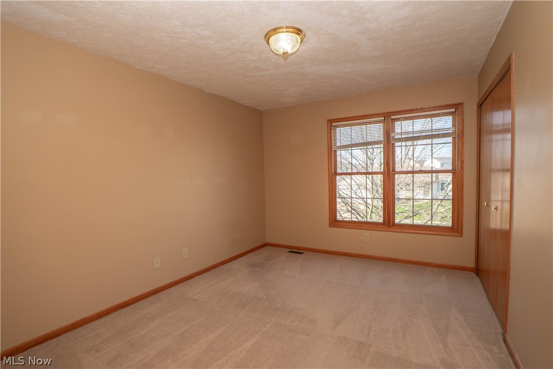 2662 Captens Street NE Canton OH 44721