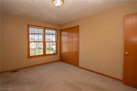 2662 Captens Street NE Canton OH 44721