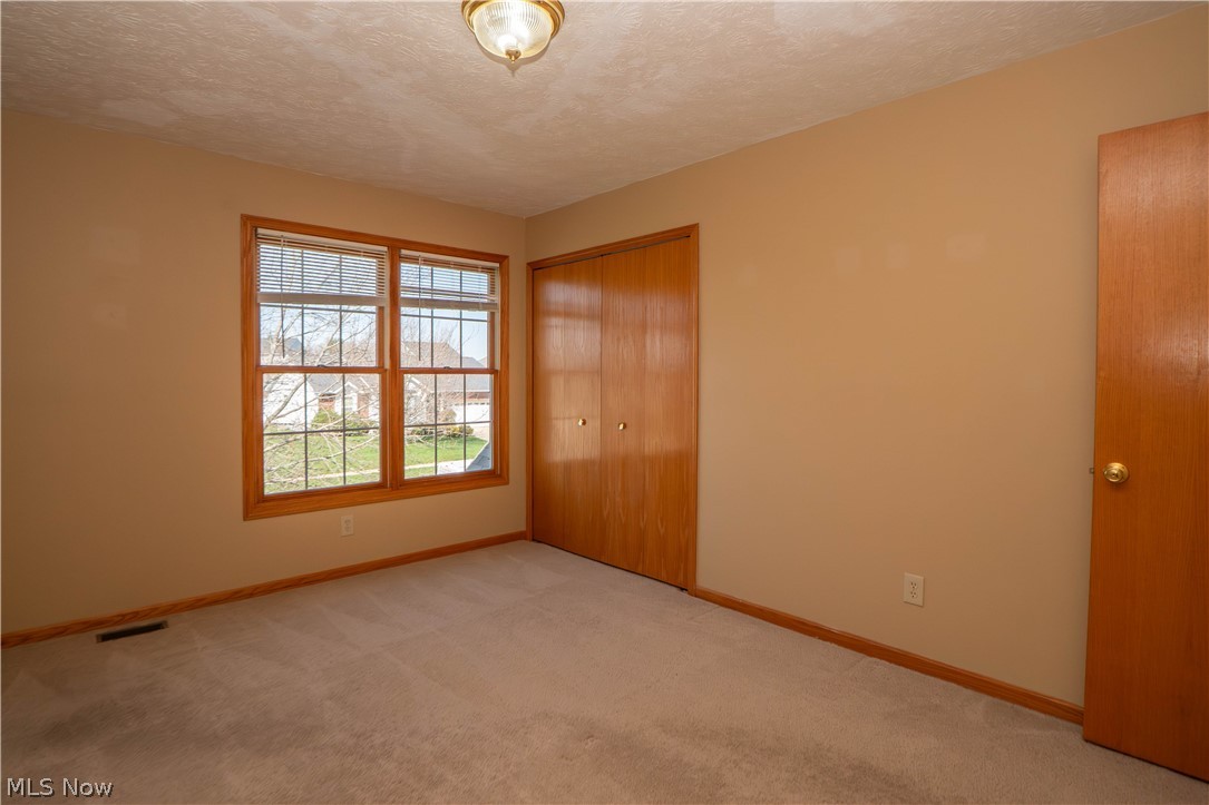 2662 Captens Street NE Canton OH 44721