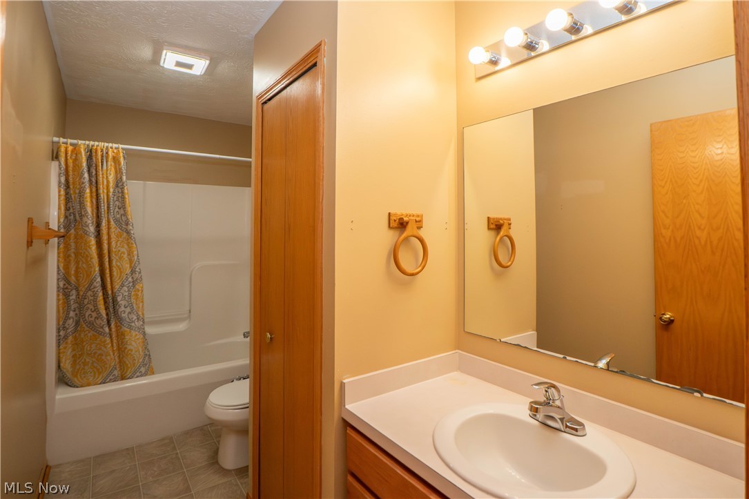 2662 Captens Street NE Canton OH 44721