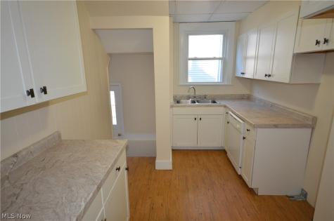409 The Brooklands Avenue Akron OH 44305
