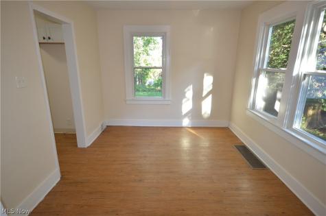 409 The Brooklands Avenue Akron OH 44305