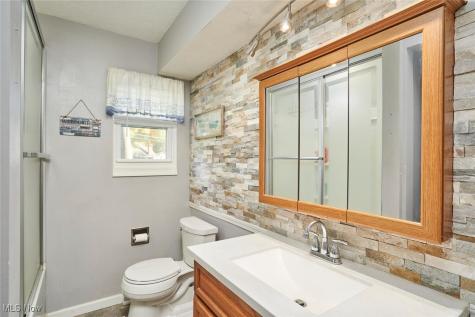 1422 Slagle Drive Akron OH 44312