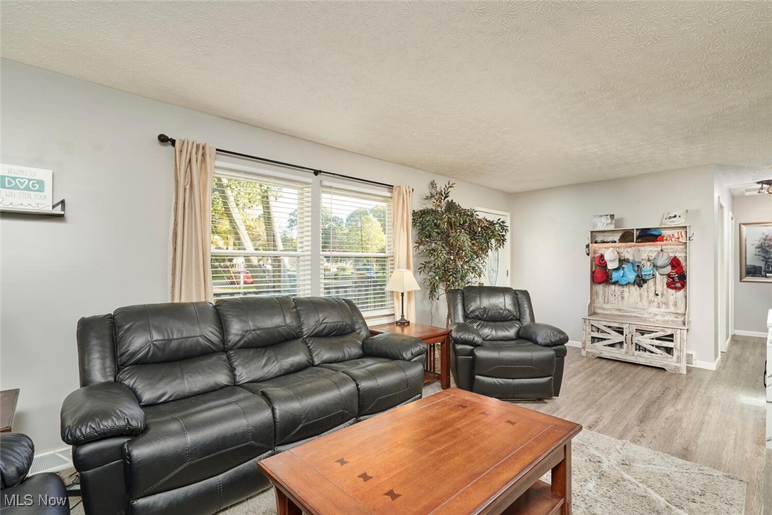 1422 Slagle Drive Akron OH 44312