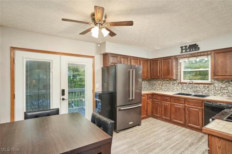 1422 Slagle Drive Akron OH 44312