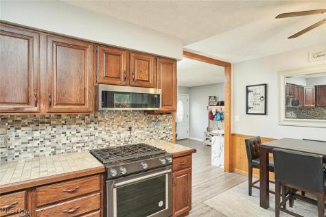 1422 Slagle Drive Akron OH 44312