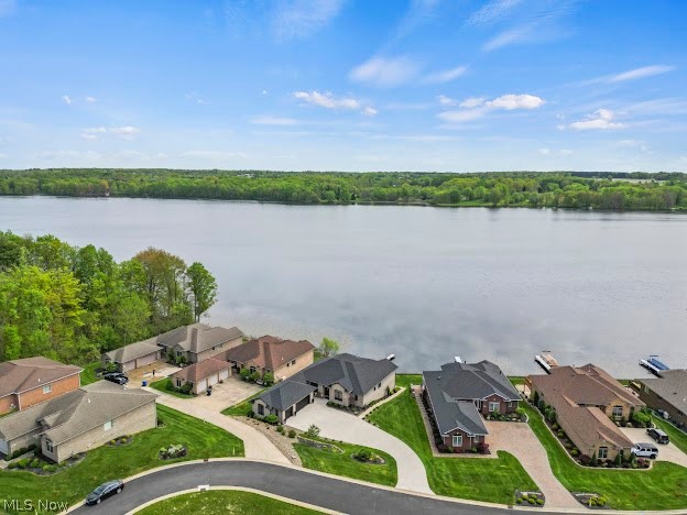 1004 Waters Edge Drive Columbiana OH 44408