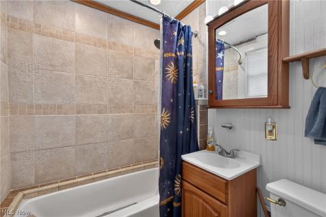 922 1st Street NE Massillon OH 44646