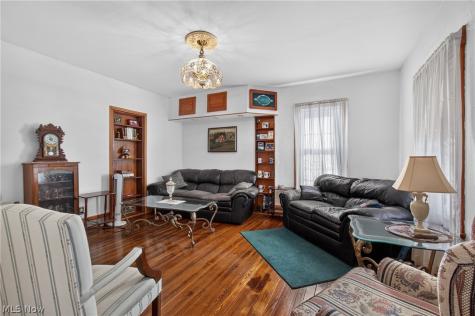 922 1st Street NE Massillon OH 44646
