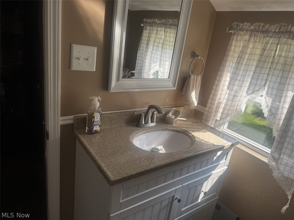 1041 Township Road 371 Toronto OH 43964