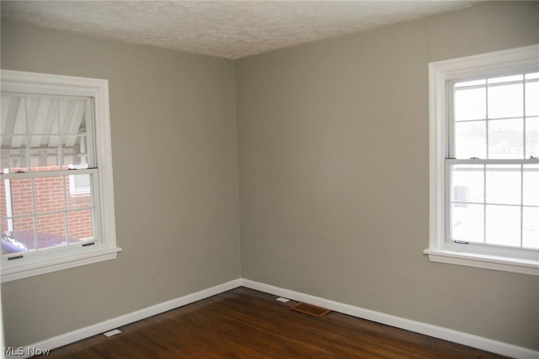 2211 Myrtle Avenue NW Canton OH 44709