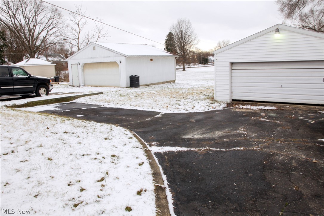 2211 Myrtle Avenue NW Canton OH 44709