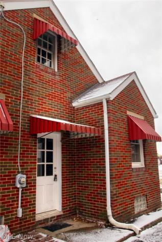 2211 Myrtle Avenue NW Canton OH 44709