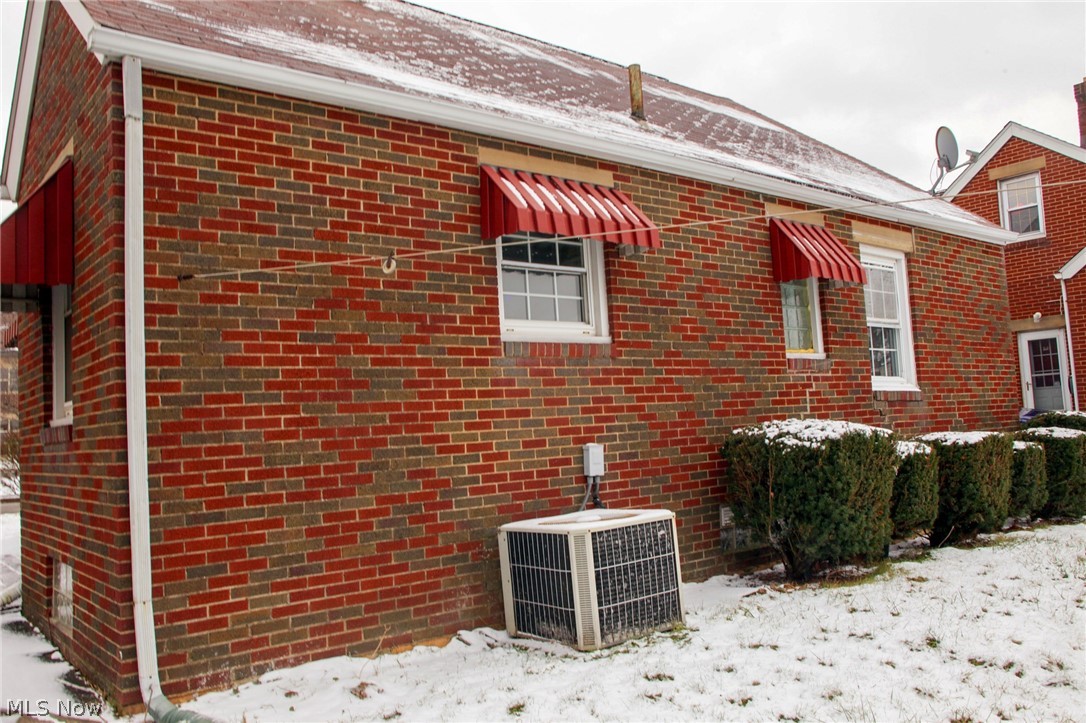 2211 Myrtle Avenue NW Canton OH 44709