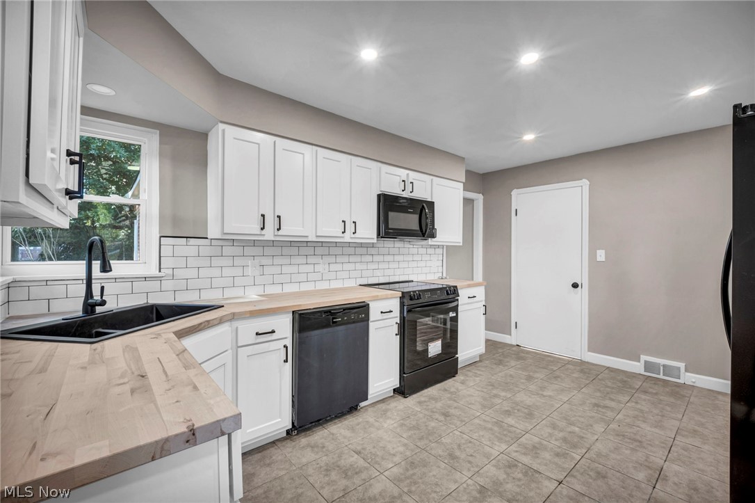 4735 Lawrence Avenue Garfield Heights OH 44125
