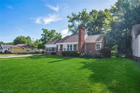4735 Lawrence Avenue Garfield Heights OH 44125