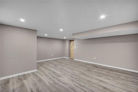 4735 Lawrence Avenue Garfield Heights OH 44125