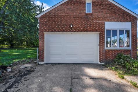 4735 Lawrence Avenue Garfield Heights OH 44125