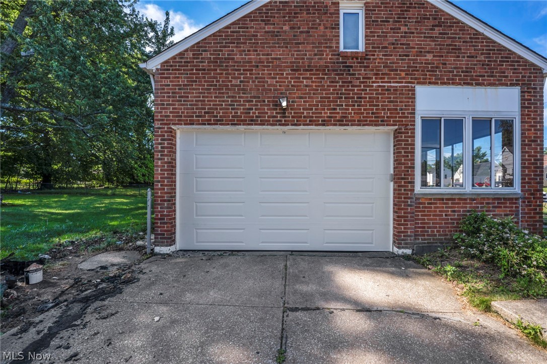 4735 Lawrence Avenue Garfield Heights OH 44125