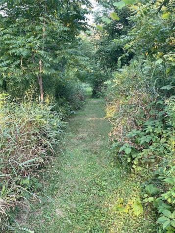 2652 Blake Road Wadsworth OH 44281