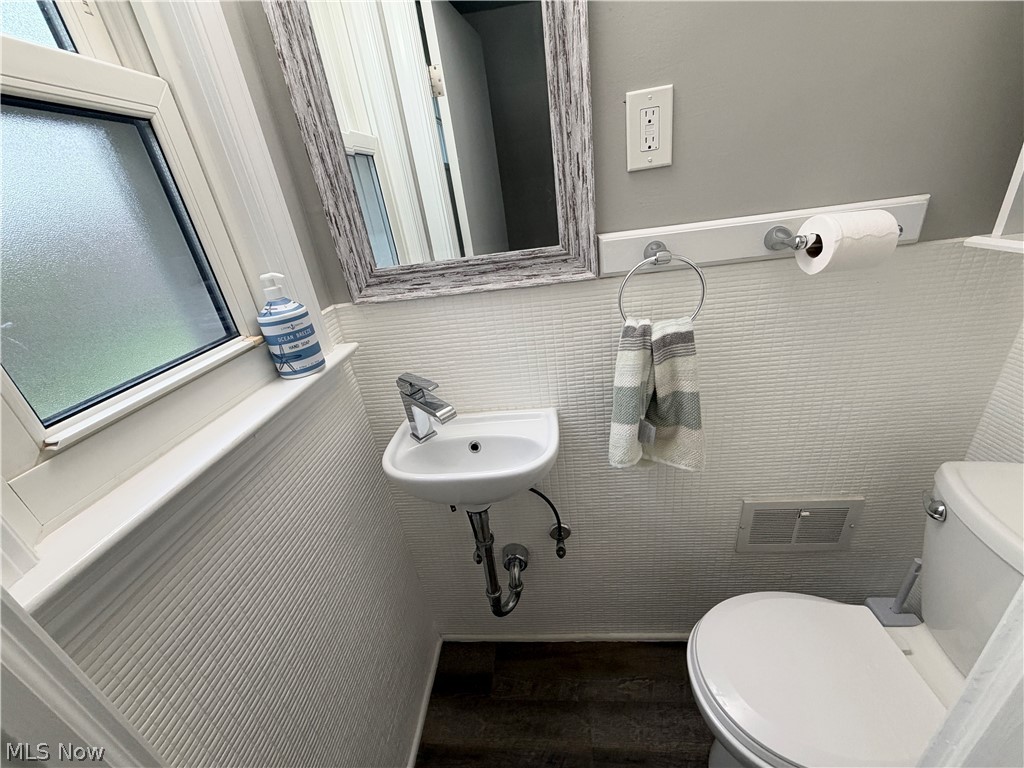 90 E 207th Street Euclid OH 44123