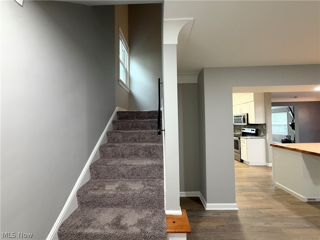 90 E 207th Street Euclid OH 44123