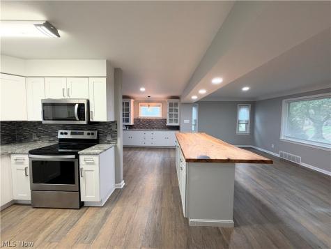 90 E 207th Street Euclid OH 44123