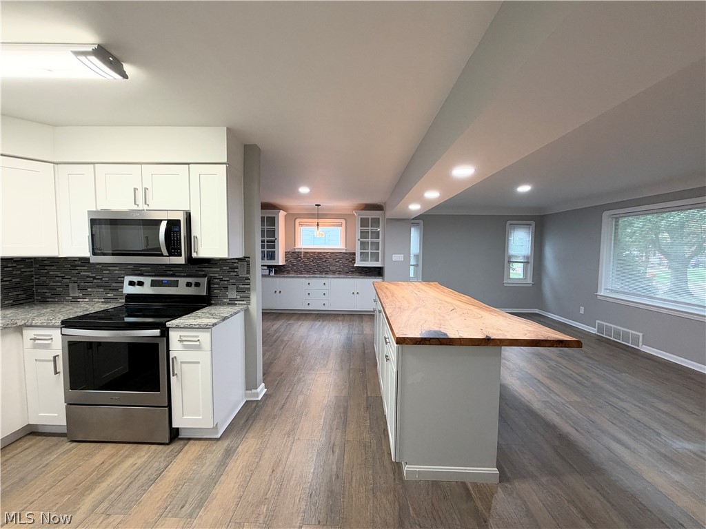 90 E 207th Street Euclid OH 44123