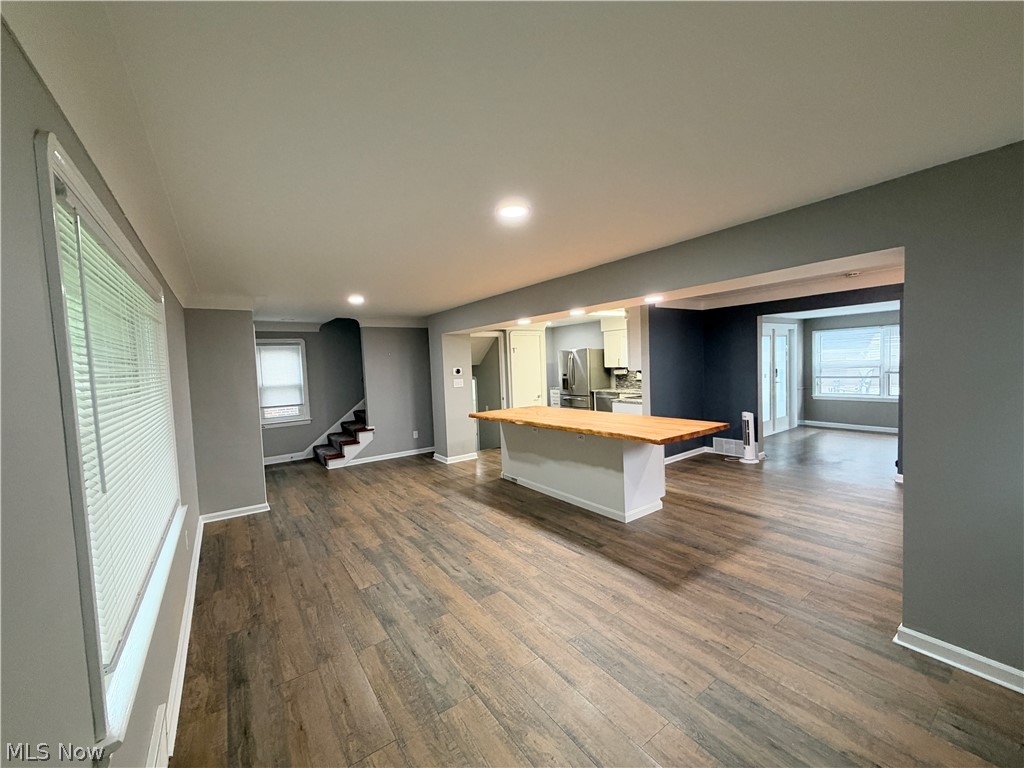 90 E 207th Street Euclid OH 44123