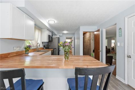 829 Lake Drive Ashland OH 44805